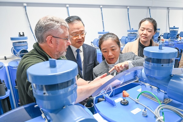 Article image for Chinese scientists tour University of Stirling’s research hub to explore aquaculture innovation