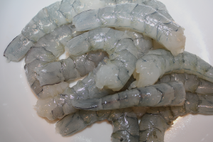 Using genomic models to evaluate meat yield of Pacific white shrimp